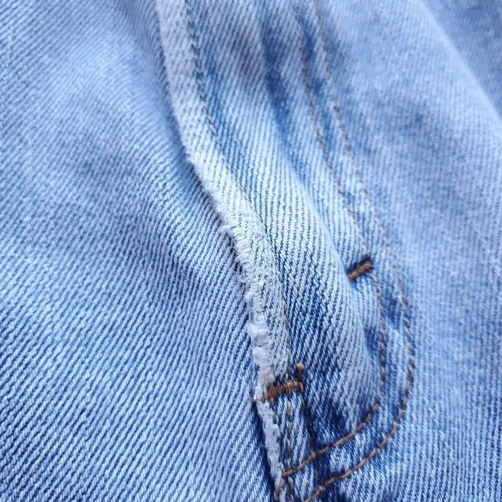 Y2K Levis 505 Regular Fit Measures 37x30 Hemmed 2000s Blue Medium Light Wash